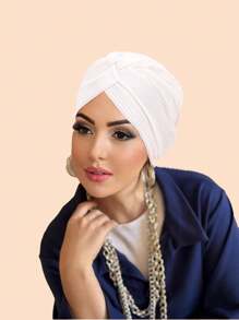 1pc Minimalist Solid Color Beanie Hat, Flattering Design For Daily Use