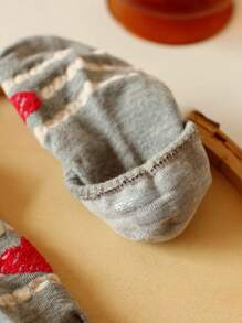 4 paires de chaussettes de doublure pour femmes avec des lignes noires et blanches et des motifs en forme de cœur, chaussettes décontractées mignonnes et de mode de haute qualité, douces et confortables, à absorption d'humidité, idéales pour la fête des mères - Multicolore - Voir 3