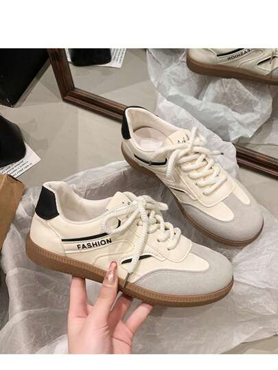 2025 New Women's Flat Sport Casual Sneakers