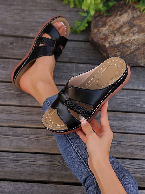 New 2024 Spring/Autumn European & American Style Women's Hollow Out Retro Casual Flip Flops, Comfortable & Lightweight