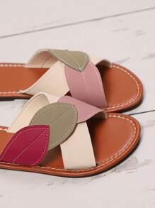 2-25cm Summer New Women Leaf Shaped Flat Slippers Comfortable Fashion Beach Sandals Outdoor Casual House Slippers