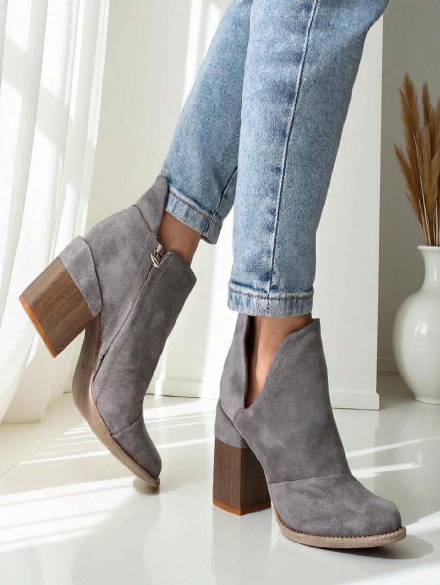 Botas de mujer con recortes de Plinara - Calzado