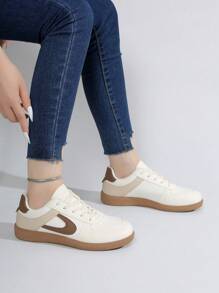 2025 Women's Flat Sporty Casual Sneakers