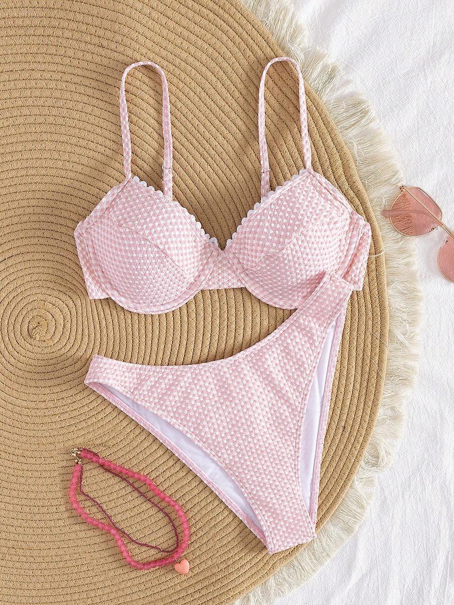 2025 Moda damska Wakacje na plaży Seksowne zestawy bikini, Europejski i amerykański styl dwuczęściowy strój kąpielowy, Delikatne wykończenie kwiatowe, Regulowane ramiączka spaghetti, Wysokie wycięte spodnie, Słodkie i urocze