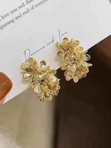 1 Pair French Metal Flower C-Shaped Earrings, Vintage, Unique, Minimalist, Versatile Luxury Earrings