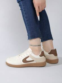 2025 Women's Flat Sporty Casual Sneakers