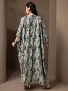 Plus Size Women's Random Print Elegant V-Neck Arabic Style Dress - Green - View 2