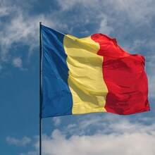 Romania National Flag, Romania Handheld Flags, 5.5*8.2inch/20pcs/20feet Romanian String Flags, Durable Polyester Romanian Banner, Indoor/Outdoor Multipurpose, Ideal For European Football Cup, World Events & Party Decoration
