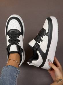 Women's Casual Sports Sneakers, Lace-Up Soft Bottom Flat Low-Top Walking Shoes, Round Toe Versatile Skate Shoes, Student Shoes, White Bottom Shoes