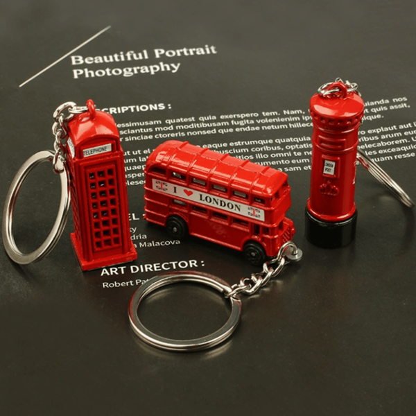 1Pc Vintage London-Style Metal Telephone Booth Mailbox Double Decker Bus Keychain, Best Gift For Friends