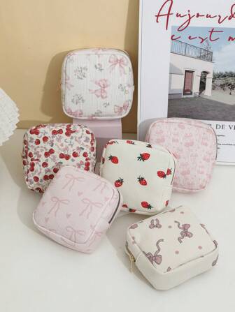 1 pieza Bolsa de almacenamiento para toallas femeninas con estampado de flores, cerezas y fresas, bolsa cosmética multifuncional pequeña y cuadrada, bolsa de viaje pequeña para cosméticos, mujeres/niñas, monedero con cremallera, estilo universitario, adecuado para escuela, trabajo, viaje, bolsa cosmética, bolsa de cuidado de la piel, bolsa de tocador, caja de embalaje, artículos de viaje