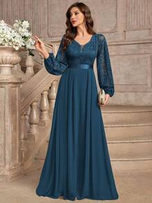 Vestido largo de noche elegante con cuello en V profundo, mangas farol, volantes y encaje floral - Neblina azul - Ver 5