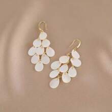 1 Pair Fashionable Shell Tassel Hook Earrings, High-End Beach Vacation Accessory - Tassel - View 3