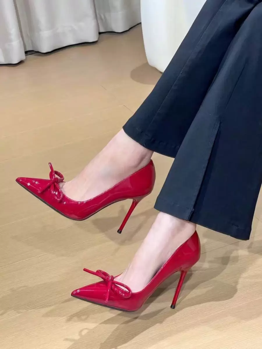 勃艮第蝴蝶结高跟鞋，尖头亮面漆皮性感高跟鞋 - 紅色 - 查看 1