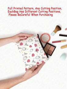 1pc Aardbeienpatroon Thema Volledige Print Make-up Tas - Lichtgewicht En Geurloze Polyester Reis Toilettas, Cartoon Aardbei Leuke Multifunctionele Canvas Tas, Oplaad Opbergtas, Essentiële Reis Make-up Tas: Meisjes Reis Reddingsboei Tas