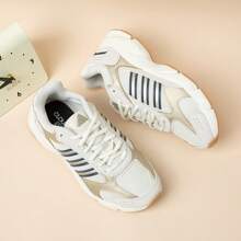 Adidas Damen Neue CRAZYCHAOS 2000 Millennium Mesh Retro Laufschuhe, modische Chunky Sneaker, Lässig Sportschuhe IG4346