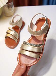 A Pair Of Stylish, Comfortable Hook And Loop Sandals For Children, Cute Sandals For School, Sandals For Boys And Girls, Soft Thick Soles, Handwoven With Children's Sandals