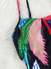 Maillots de bain femmes pour l'été 2025, maillots de bain une pièce noir monokini. Nouveaux arrivages de style européen et américain, combinaison une pièce sexy à dos nu et fleurs imprimées numériquement. Vêtements de plage décontractés