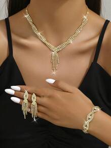 Rhinestone Jewelry Rhinestone Jewelry Set Sparkling Necklace Earrings Bracelet Set Elegant Women's Evening Dress Handbag Envelope Bag Handbag Sparkling Glitter Women's Handbag V-Shaped Metal Flip Bag Wedding Party Handbag Cocktail Party Wedding New Wallet Banquet Bag Evening Dress Women's Bridal Evening Dress Ball - Gold - View 15