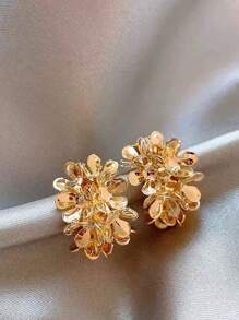 1 Pair French Metal Flower C-Shaped Earrings, Vintage, Unique, Minimalist, Versatile Luxury Earrings