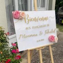 Panneau d'accueil de mariage Stickers vinyle Textes personnalisés Fêtes de mariage et d'anniversaire Décalcomanies Sticker mural de miroir de mariage unique, multifonctionnel, durable, ornemental, réutilisable, exquis, élégant, de haute qualité, coloré, moderne, personnalisé, cadeau idéal pour lui, cadeau idéal pour elle, petit ami, papa, petite amie, maman, famille, amis, salle de thé, maison, jardin, bureau, pour les anniversaires, pour la Saint-Valentin, pour la fête des mères, pour les anniversaires, pour la fête des pères, pour la remise des diplômes, pour les mariages, pour le pendaison de crémaillère