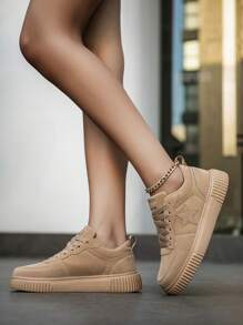 女士时尚紫色拼布日常户外通勤休闲运动鞋，流行简约舒适前系带运动鞋