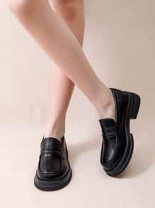 Thick Sole Black Leather Oxford Shoes For Women, British Style New Vintage Flat Round Toe Lace-Up Platform Loafers, Glossy One-Piece Design