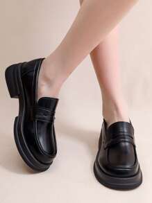 Thick Sole Black Leather Oxford Shoes For Women, British Style New Vintage Flat Round Toe Lace-Up Platform Loafers, Glossy One-Piece Design