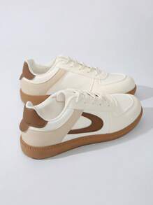 2025 Women's Flat Sporty Casual Sneakers