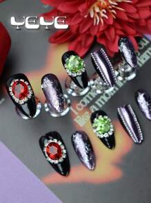 使用 10 件杏仁形梳妆台让您的指甲永远美丽，新年快乐黑紫色镀铬配水钻装饰红宝石和绿宝石异国情调魅力时尚全覆盖假指甲套装新奇金属灰紫色波西米亚风全覆盖丙烯酸假指甲套装适合女士和女孩经典手工指甲，配有 1 个迷你指甲锉和 1 张粘性标签