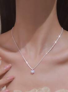 1 Pc Delicate Sparkling Star Pendant Necklace For Women, Dainty Clavicle Chain Luxury Versatile Jewelry, Suitable For Party And Gathering