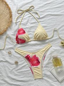 女士浅黄色芙蓉花泳衣，适合夏季泳池、海滩等各种场合，简约优雅的花卉装饰比基尼沙滩装