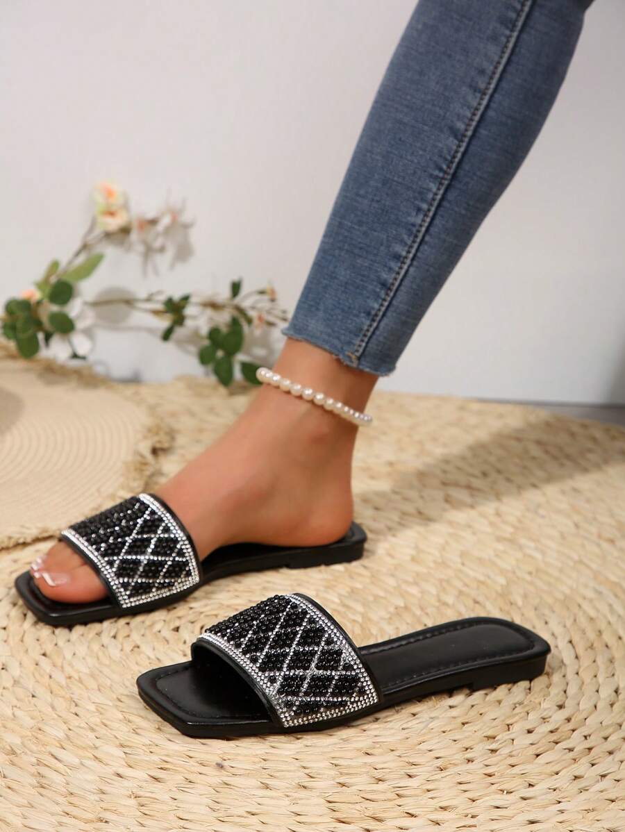 大码女式平底凉鞋度假风格夏季休闲百搭水钻装饰拖鞋