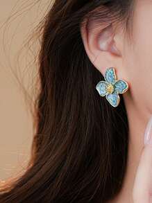 1 Pair Elegant Vintage Lightweight Luxury Asymmetrical Flower Glazed French Style Earrings, Suitable For Women Everyday And Festival Wear