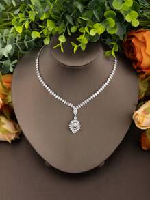 1 Set Luxus Schmuckset mit Cut Out runden Anhänger Halskette, Ohrringe und Ring aus kubischem Zirkonia, geeignet für Frauen zu festlichen Anlässen, ohne Geschenkbox - Silber 01 - Übersicht 3