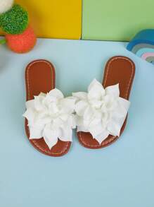 A Pair Of Girls' Summer Flat Slippers Flower Design Soft-Soled Casual Beach Shoes Fashion Slippers