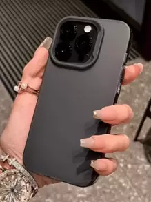 Funda traslúcida mate compatible con iPhone 16, 15, 14, 13, 12, 11 Pro Max. Ofrece protección contra golpes y resguarda la cámara.