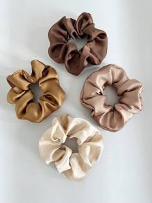 Set de 4 scrunchies de unicolor de tela de satén en tono leche y café, adecuados para uso diario casual
