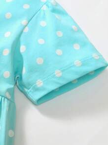 年轻女孩针织短袖连衣裙，卡通冰淇淋刺绣图案，夏季透气设计