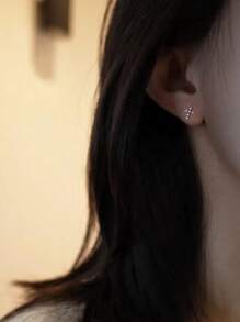 1对S925纯银镀层极简迷你十字架立方氧化锆耳钉（女士款）