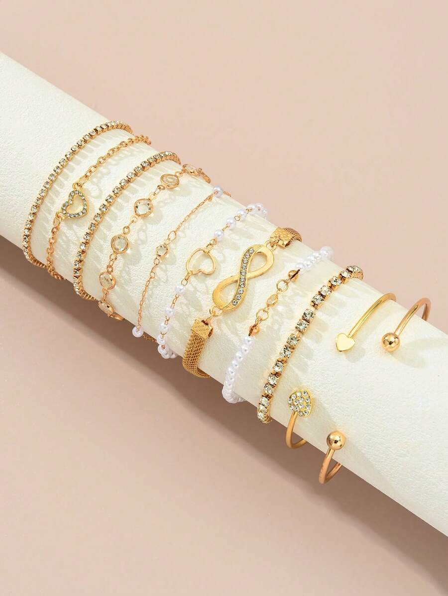 8 Stücke & eleganter Metallarmband-Set mit verschiedenen Elementen wie Perlen, Herzen, Schmetterlingen, Unendlichkeit, Strass, personalisiertes delikates süßes mehrschichtiges Armband, ideal als Geschenk für Freunde, Familie, Geliebte, Feiertage, Partys, Alltagsgebrauch, Jahrestag