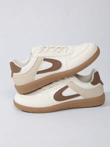 2025 Women's Flat Sporty Casual Sneakers