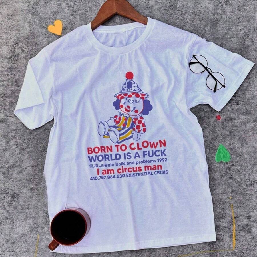 Clowncore Clothing / Clown Shirt / Clowncore Shirt / Funny Meme Shirt / Funny Shirt / Meme Shirt / Funny Gift For Her / Gift For Him Cute Summer Tops - 白色 - 查看 1