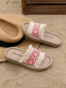 1双夏季促销地球棕色女童耐磨拖鞋全休闲简约棕色厚底女童3-12岁凉鞋适合室内外休闲毛球装饰编织设计人字拖