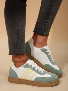 A Pair Of Fashionable And Beautiful Girl's Youth Sports Shoes, Multi-Color Upper Strap Design, Comfortable Lining, Light Shoe Body, Suitable For Youth Skateboarding, Daily Commuting - Multicolor - View 4