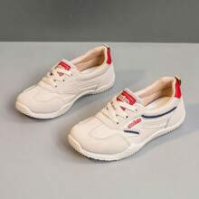 2025 春夏仿皮白色运动鞋浅口一脚蹬女士休闲舒适平底鞋 K1510