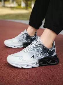 1 paire de chaussures de sport unisexes légères et antidérapantes. Grandes chaussures de course en maille respirante pour hommes et femmes. Chaussures de loisirs confortables pour le printemps/l''été