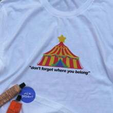 Minimalist Clown Tee / Funny Meme Shirt / Circus Clown T Shirt / Clowncore Aesthetic / Funny Tshirt / Funny Gift For Her / Gift For Him - 白色 - 查看 2