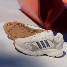 Adidas Damen Neue CRAZYCHAOS 2000 Millennium Mesh Retro Laufschuhe, modische Chunky Sneaker, Lässig Sportschuhe IG4346