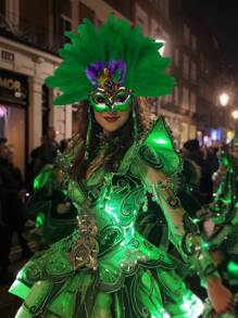 1 st. Elegante veren vermomming masker hoofdtooi, carnaval hoofddeksel, showgirl kostuum accessoires voor vrouwen